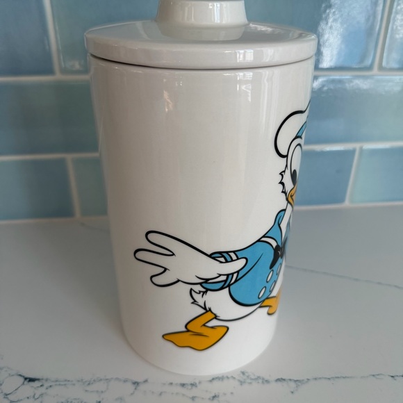 Disney Donald Duck Up Close ceramic canister jar storage - Picture 3 of 6